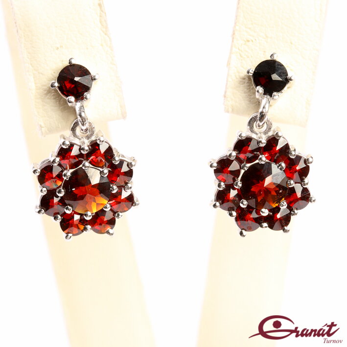 Náušnice Pivoňka střední - Stříbrné náušnice s českými granáty