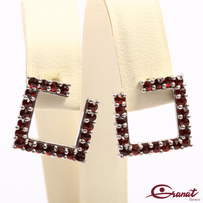 Náušnice Geometrie - Stříbrné náušnice s českými granáty