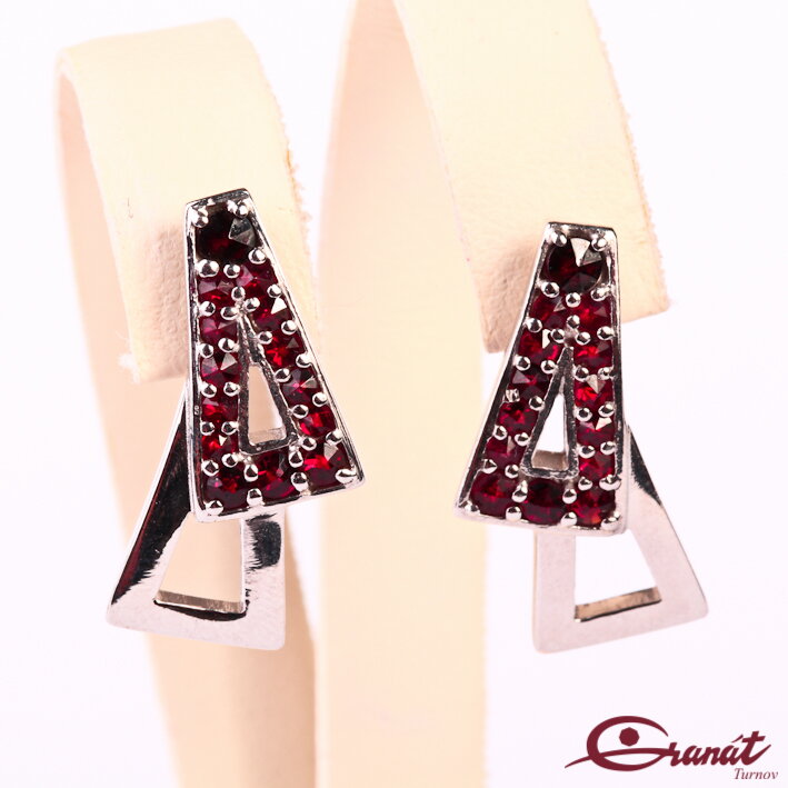 Náušnice Ledová krása - Stříbrné náušnice s českými granáty